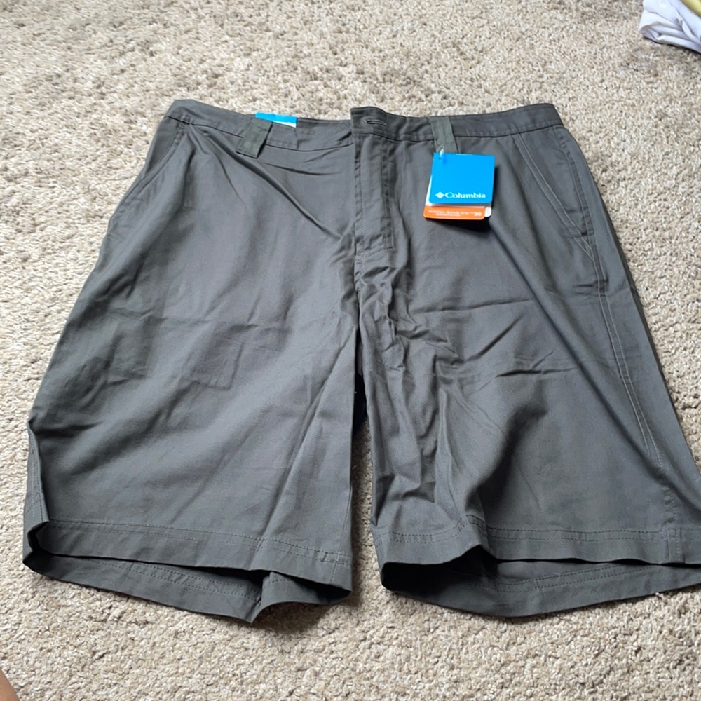 Columbia Saddle Mountain Shorts